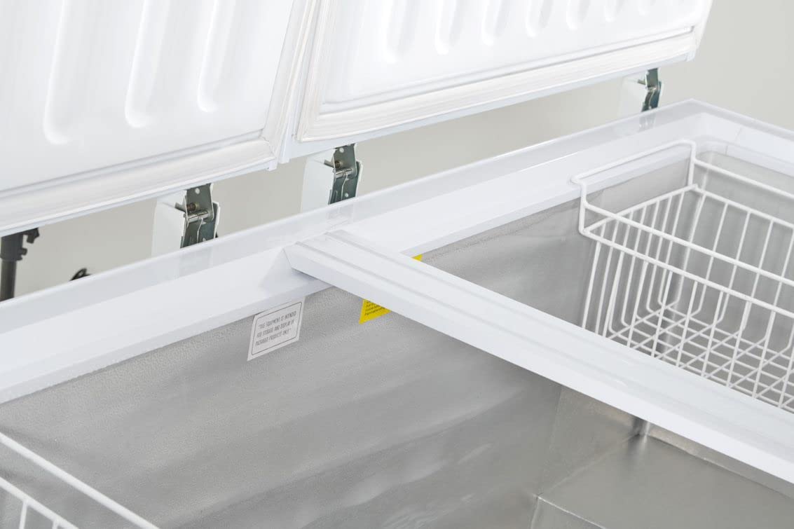 White 30 Cu Ft Chest Freezer W76065