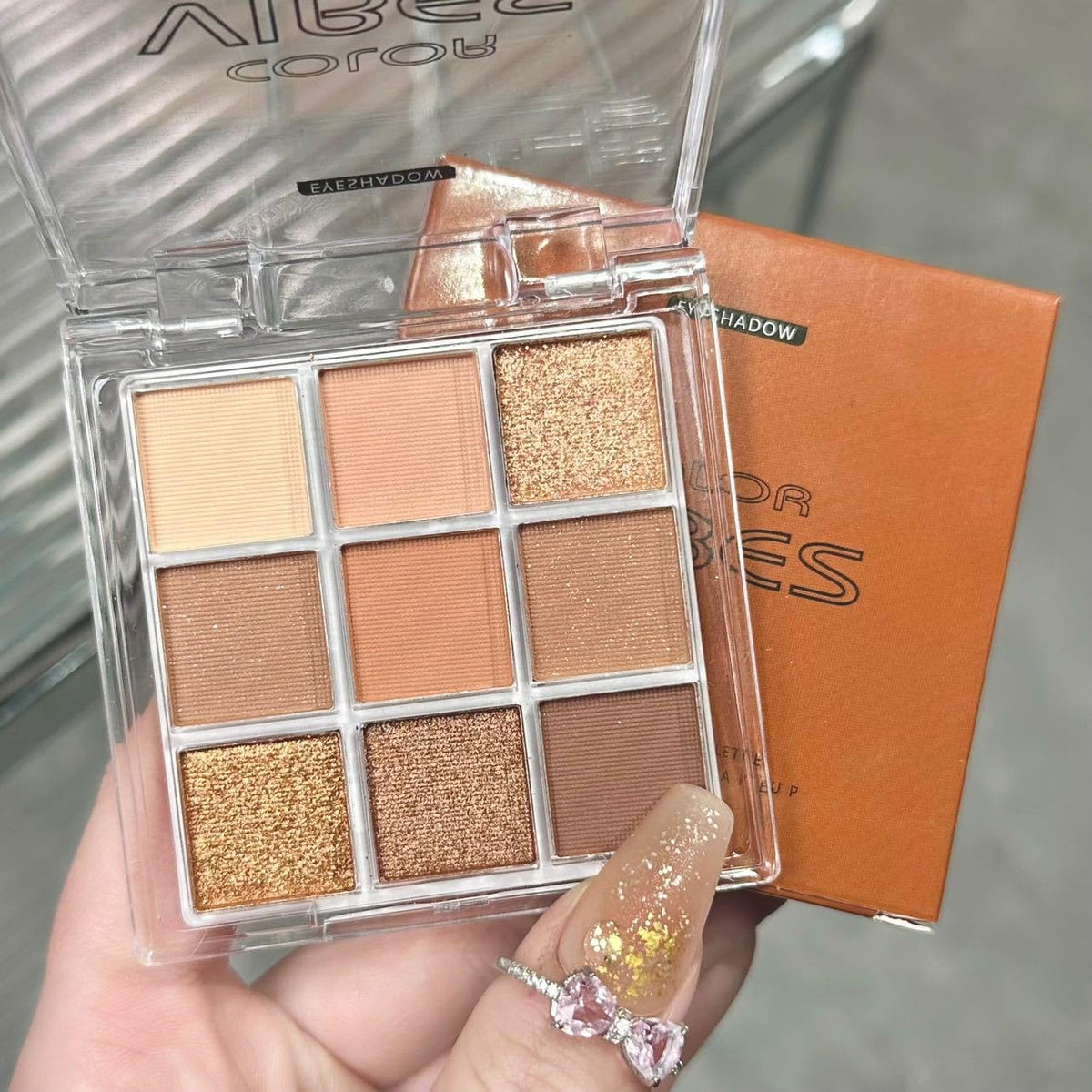 Golden Caramel 9 Warm Bronze & Nude Brown Eyeshadow Palette Matte & Metallic Q25467