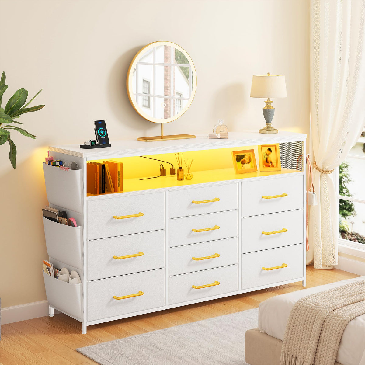 Dresser with 10 Drawers M17049